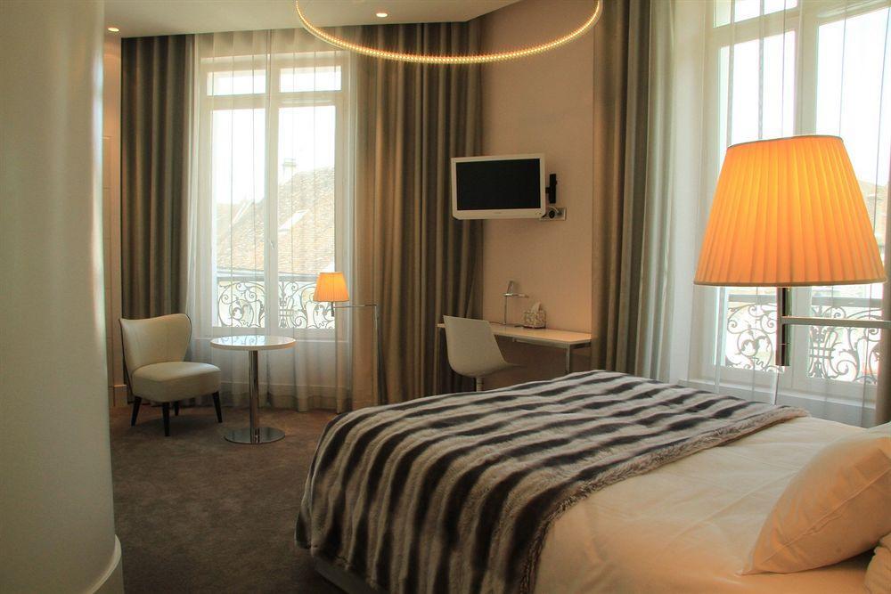 Le Cesar Hotel Provins Dış mekan fotoğraf